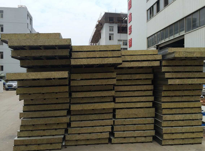 彩鋼巖棉瓦板